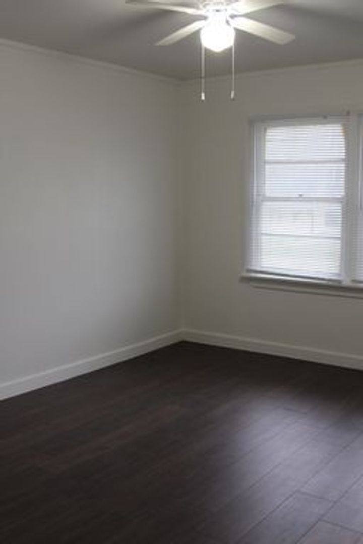 Apartment for rent at 4625 Kostoryz Rd, Corpus Christi, TX 78415