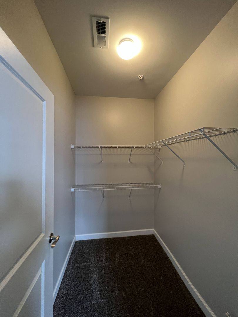 Apartment for rent at 98 Devonshire Dr, Scott Depot, WV 25560