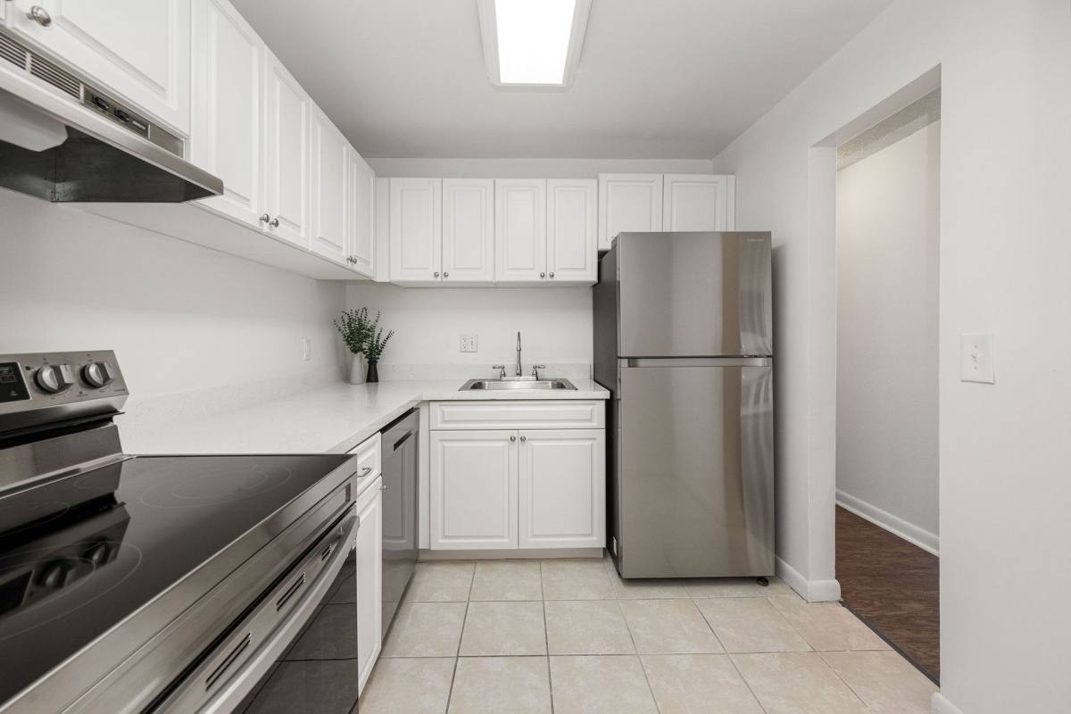 Apartment for rent at 8140 SW 22nd St, Pompano Beach, FL 33068