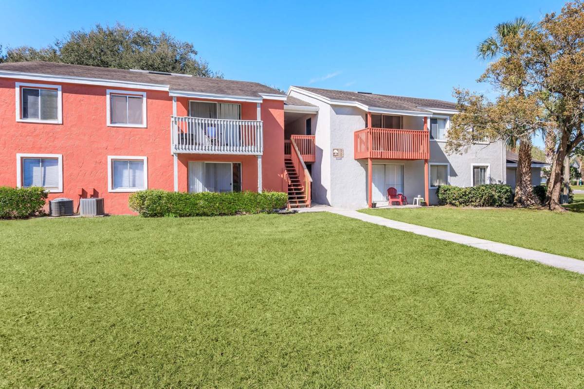 Apartment for rent at 4102 Oak Knoll Court, Tampa, FL 33610