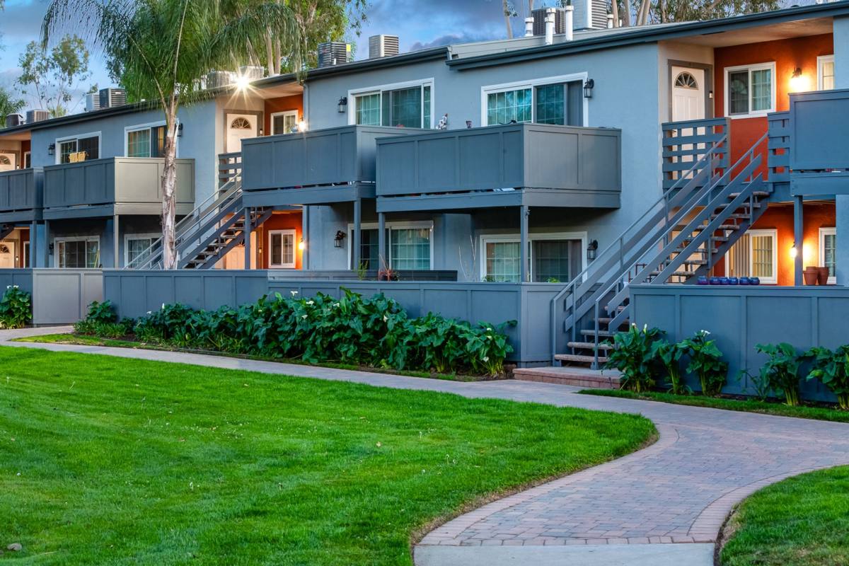 1255 E Citrus Ave, Redlands, CA 92374