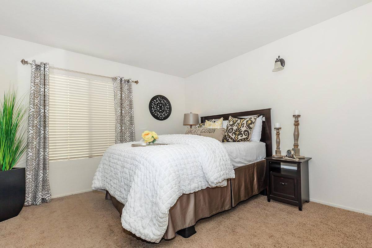 Apartment for rent at 445 W Nees Ave, Fresno, CA 93711