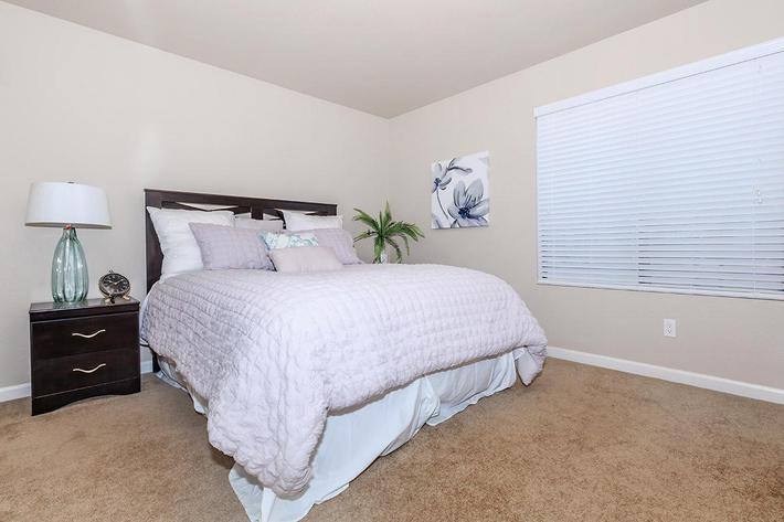 Apartment for rent at 445 W Nees Ave, Fresno, CA 93711