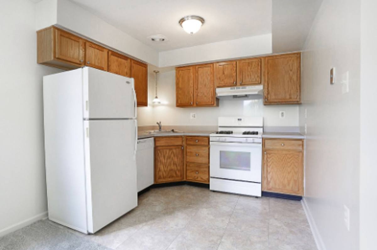 Apartment for rent at 31 N Maple Ave, Marlton, NJ 08053