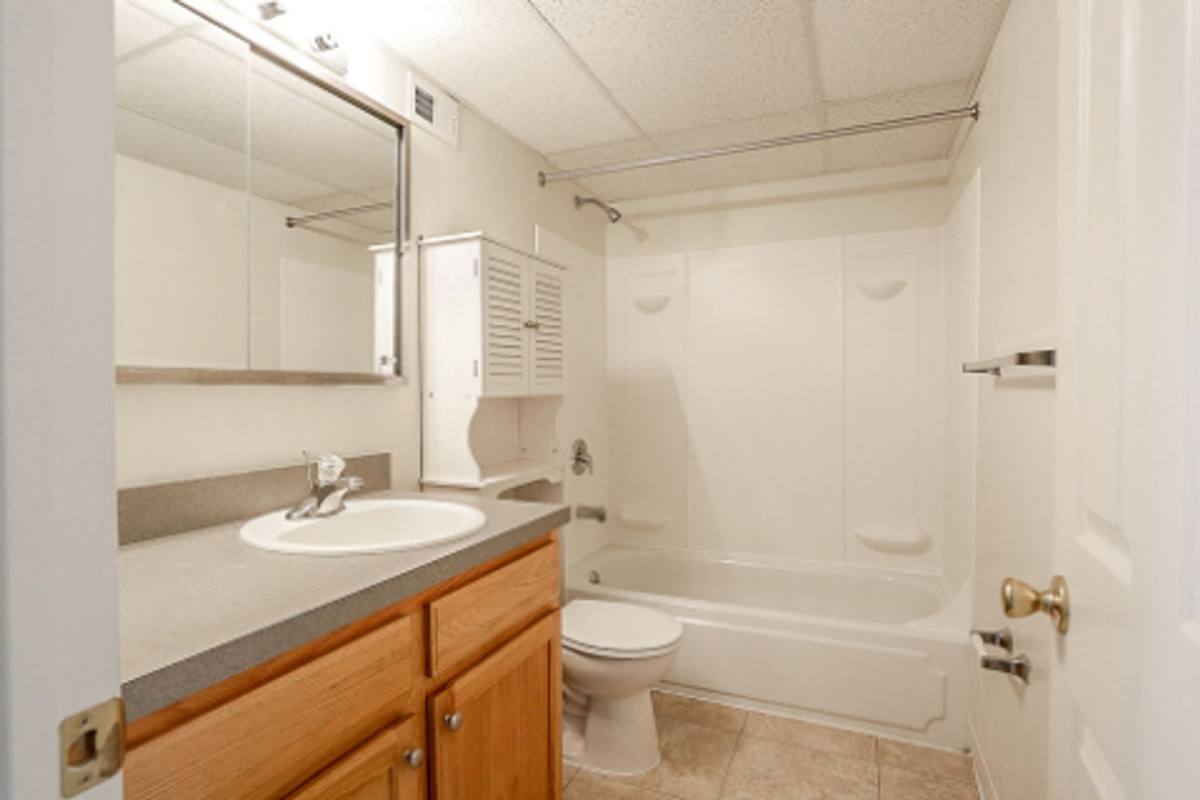 Apartment for rent at 31 N Maple Ave, Marlton, NJ 08053