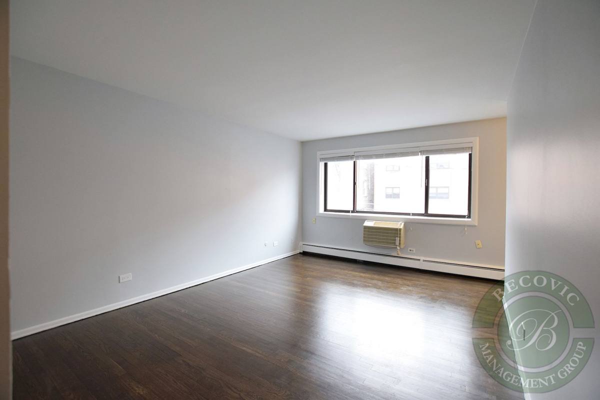 Apartment for rent at 6029 N Winthrop Ave, Chicago, IL 60660