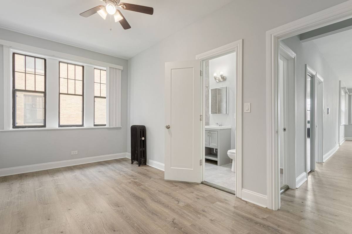 Apartment for rent at 7618 - 26 Neastlake Terrace, Chicago, IL 60626