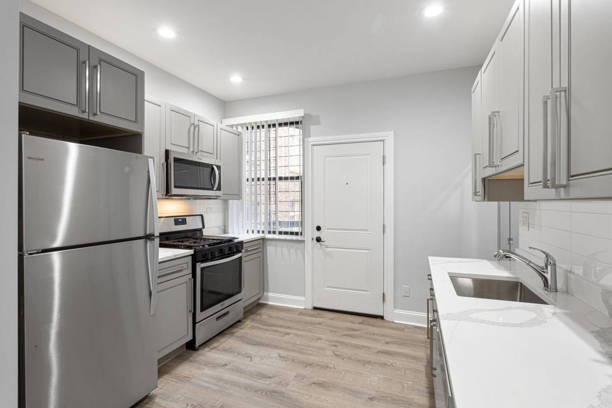 Apartment for rent at 7618 - 26 Neastlake Terrace, Chicago, IL 60626