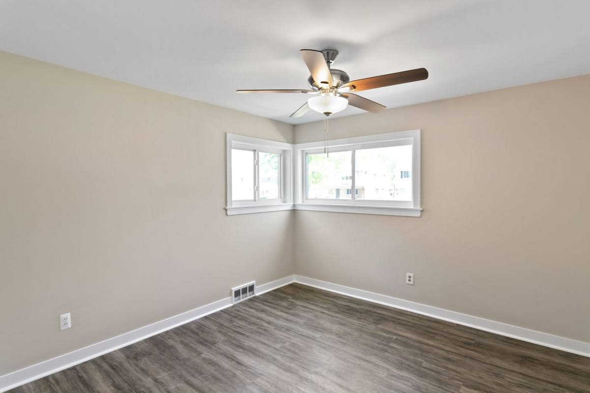 Apartment for rent at 26221 Pinehurst, Roseville, MI 48066