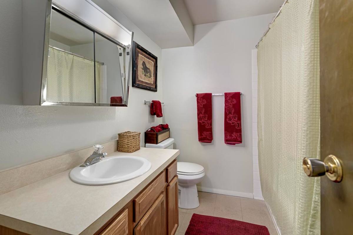 Apartment for rent at 303 L W Besinger Dr, Carpentersville, IL 60110