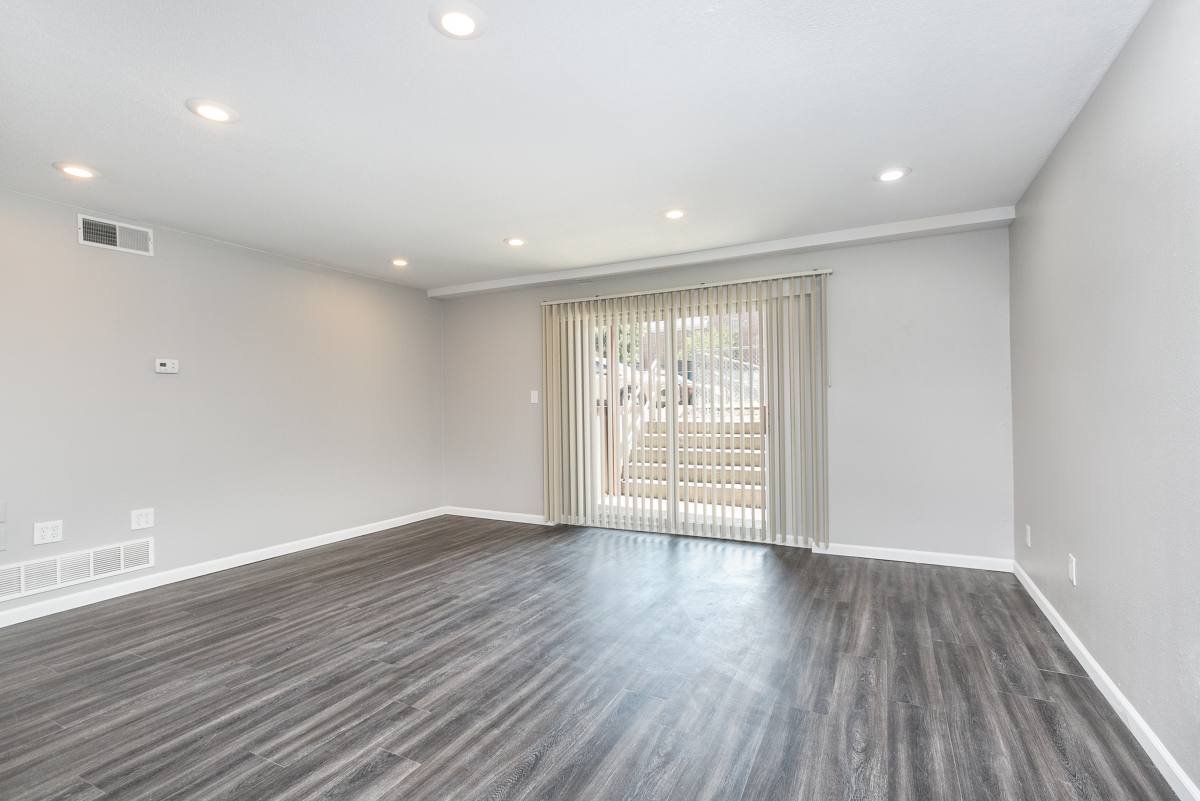 Apartment for rent at 1010 E Elm St, Springfield, MO 65806
