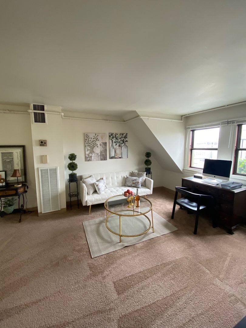 Apartment for rent at 716 Washington Place, Baltimore, MD 21201