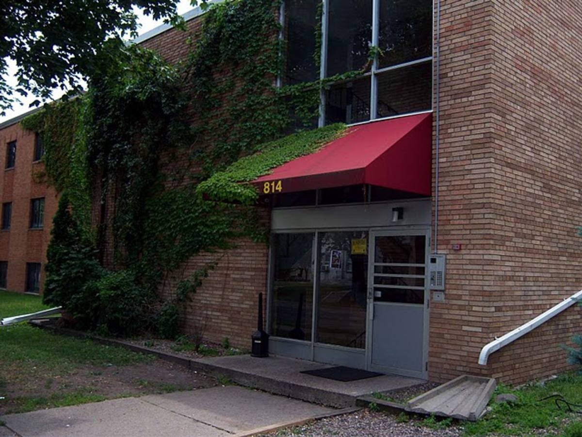 Apartment for rent at 814 8th St SE, Minneapolis, MN 55414