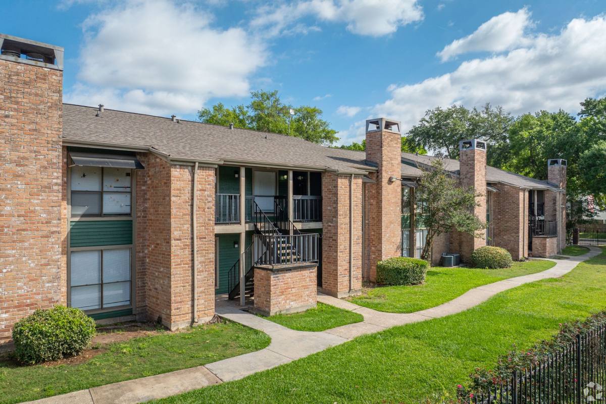 Townhouse for rent at Siena Courtyards, 13503 Northborough, Houston, TX 77067