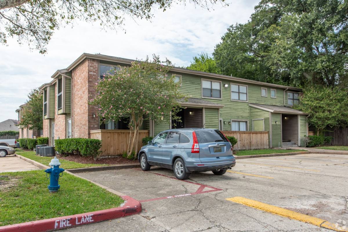 Townhouse for rent at 13503 Northborough, Houston, TX 77067