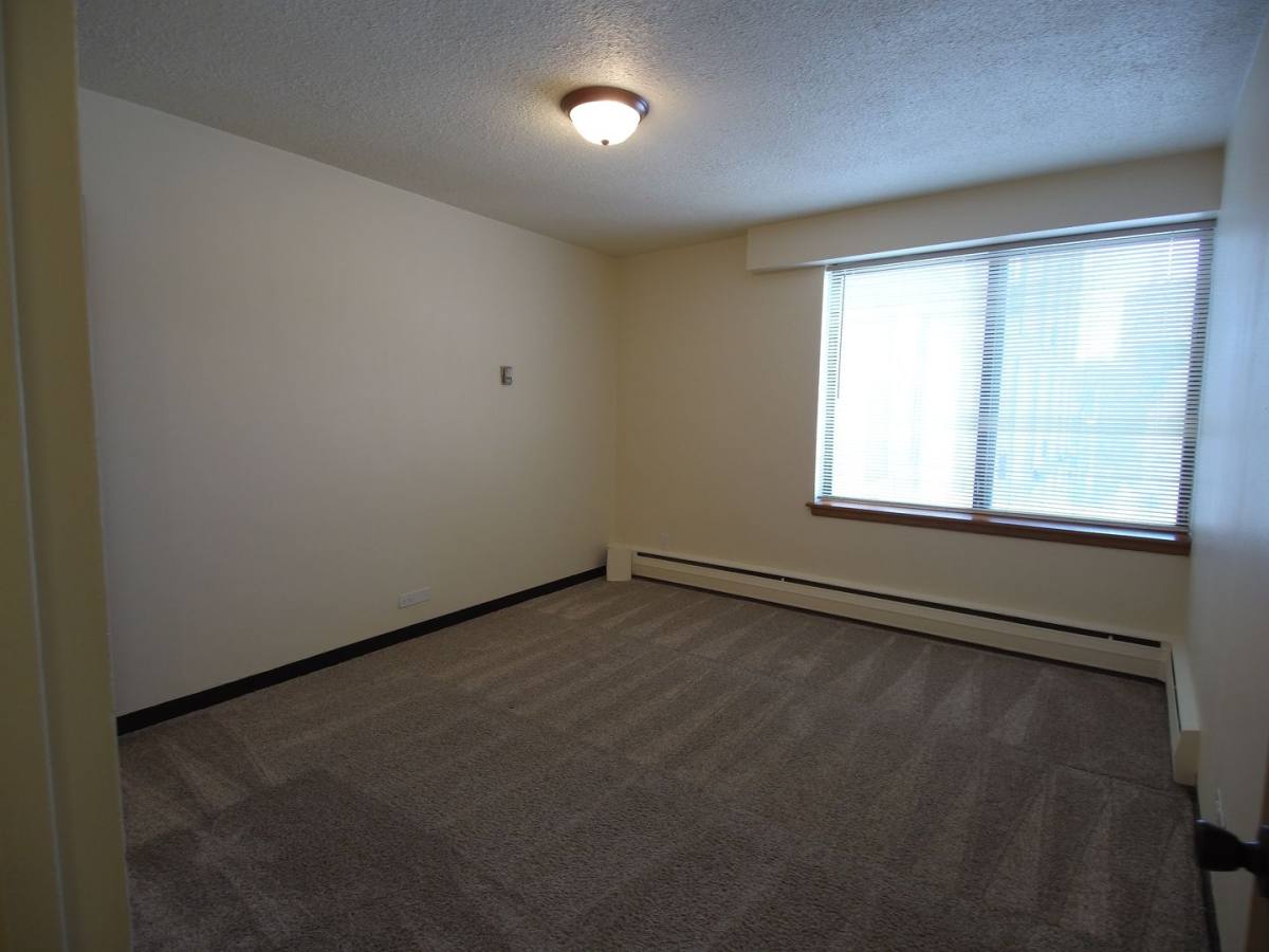 Lake Summit, 2233 N Summit Ave, Milwaukee, WI 53202 - Apartment for Rent - Image 5