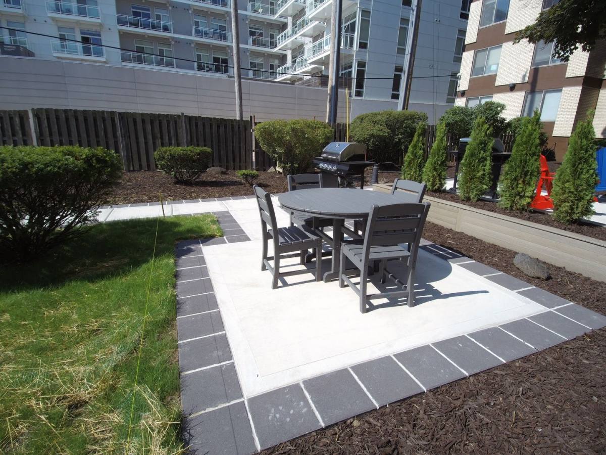 Lake Summit, 2233 N Summit Ave, Milwaukee, WI 53202 - Apartment for Rent - Image 8