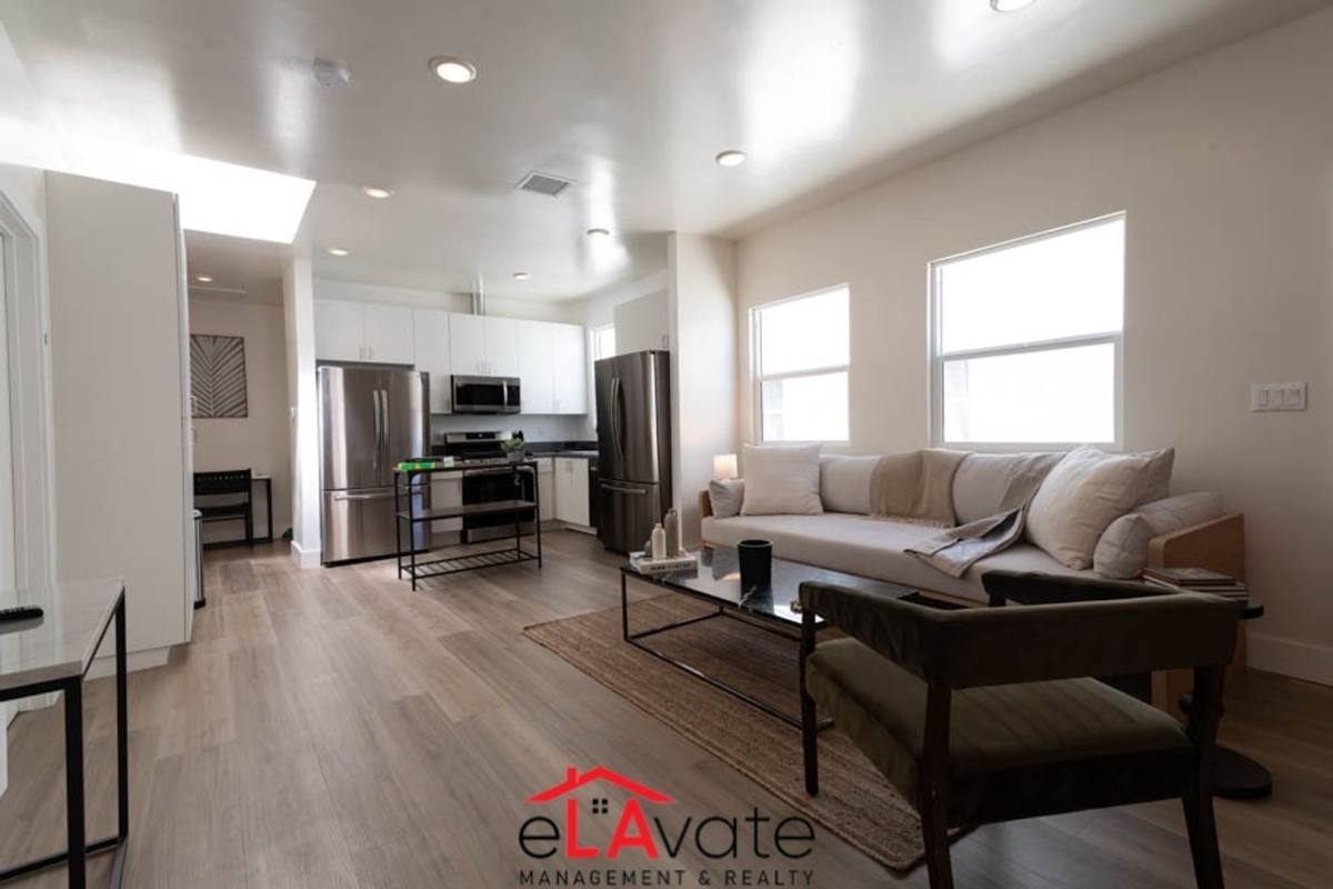 Apartment for rent at 560 - 564 N Virgil Ave, Los Angeles, CA 90004