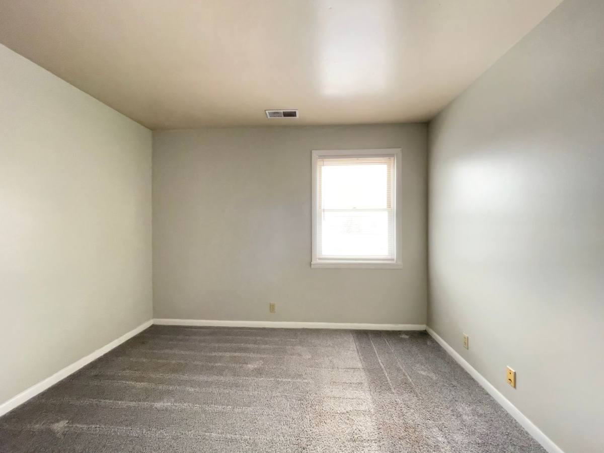 Apartment for rent at 1501 W University Ave, Muncie, IN 47303