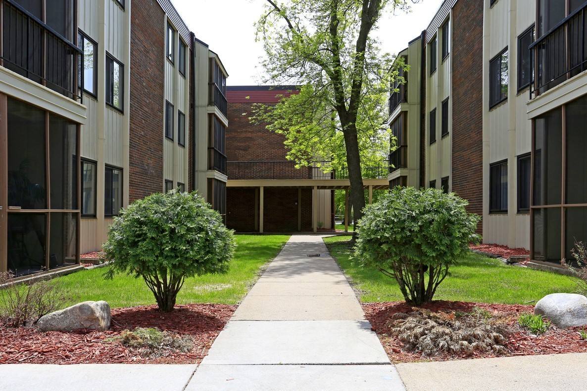 Apartment for rent at 1425-1427 Colorado Ave S, Minneapolis, MN 55416