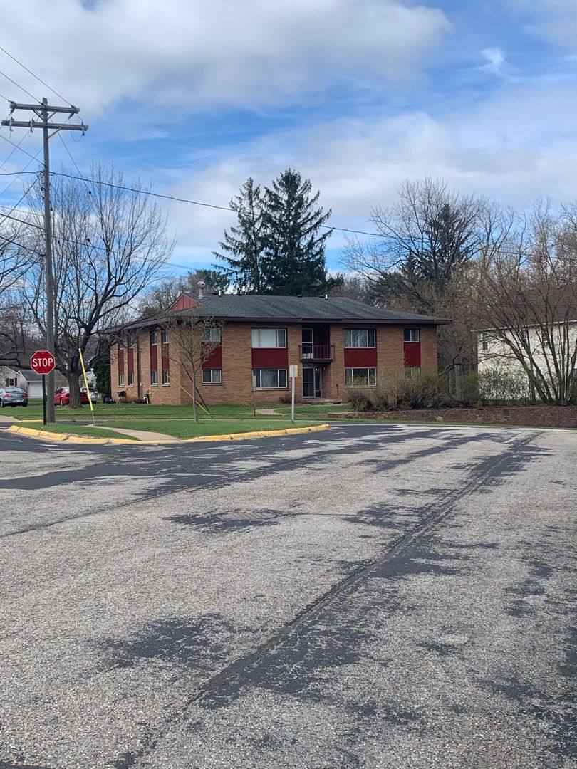 211 225 Weston Ave, Rothschild, WI 54474 Apartment For Rent