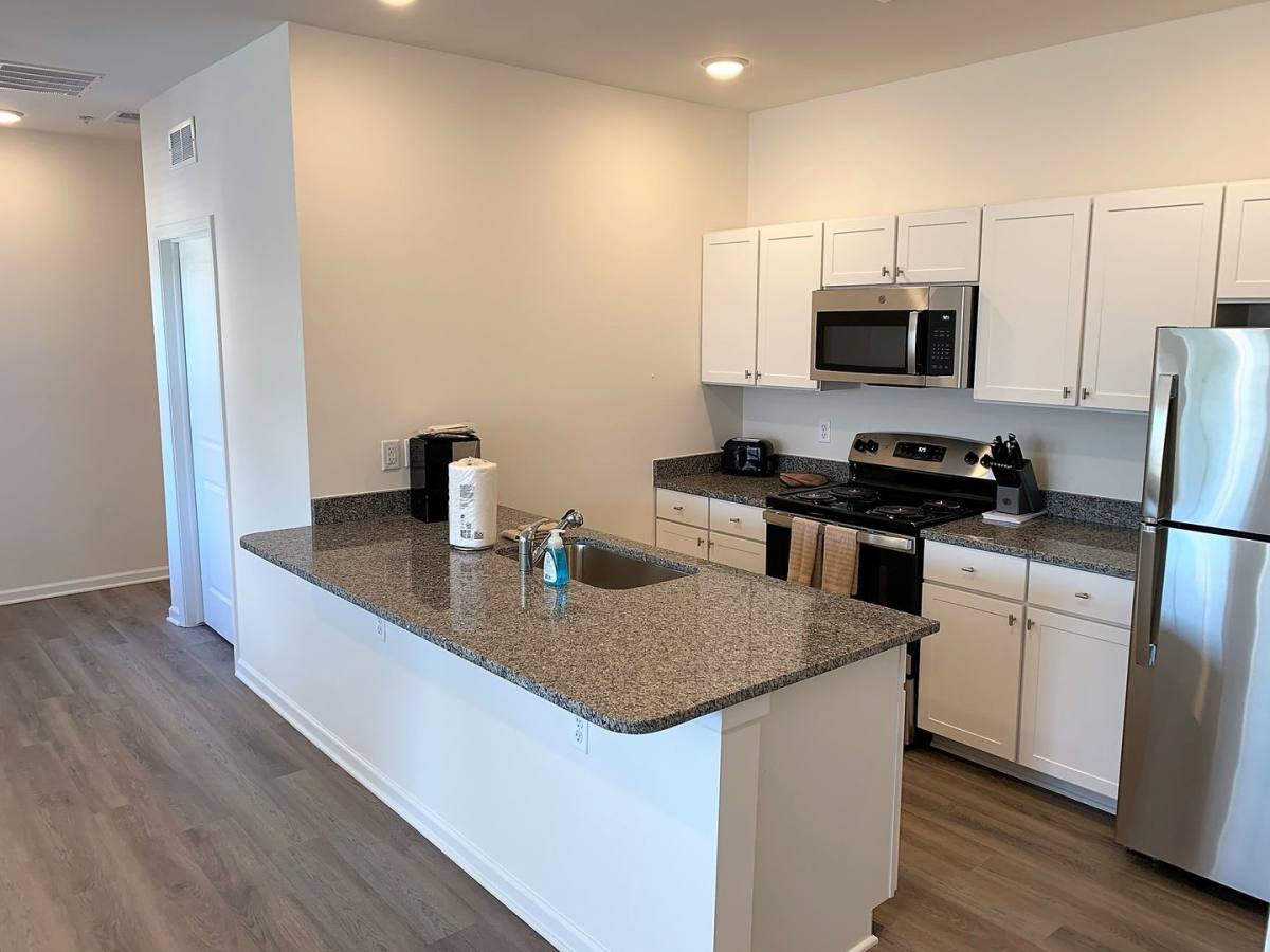 Apartment for rent at 29400 Towne Center Dr, Warren, MI 48093