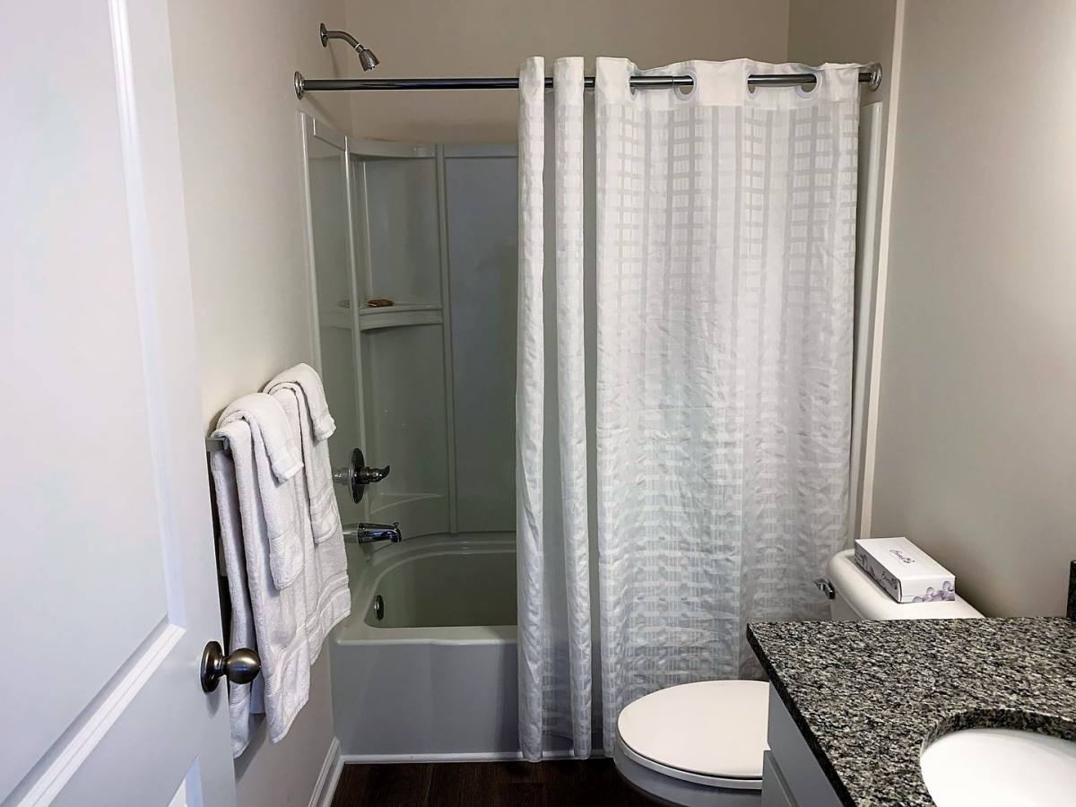 Apartment for rent at 29400 Towne Center Dr, Warren, MI 48093