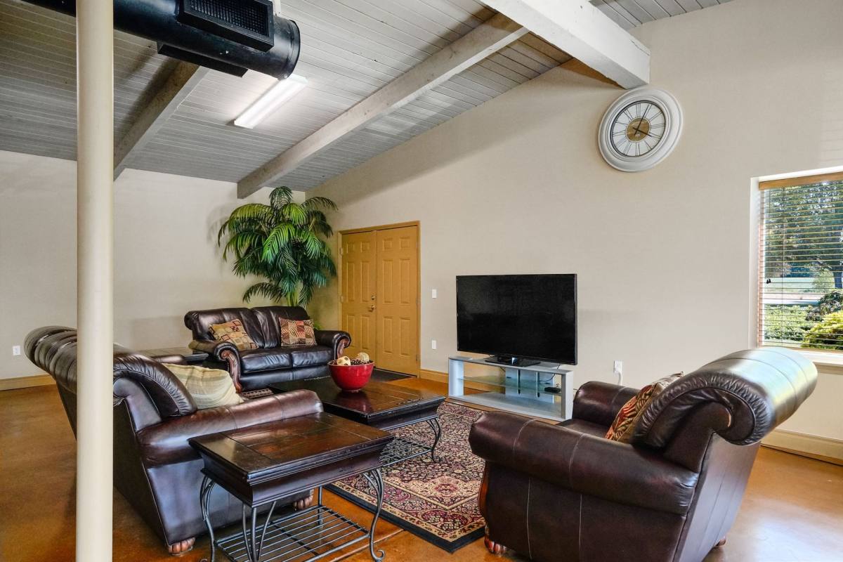 Apartment for rent at 5925 Trail Ave NE, Salem, OR 97303