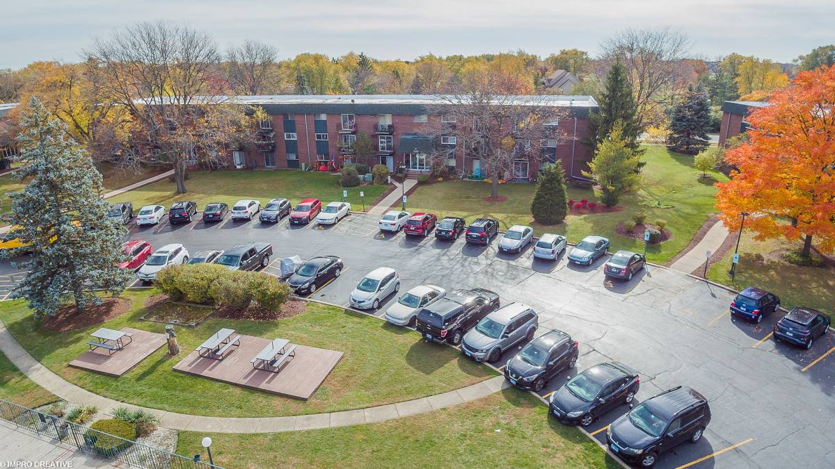 Apartment for rent at 1565 W Irving Park Rd, Itasca, IL 60143