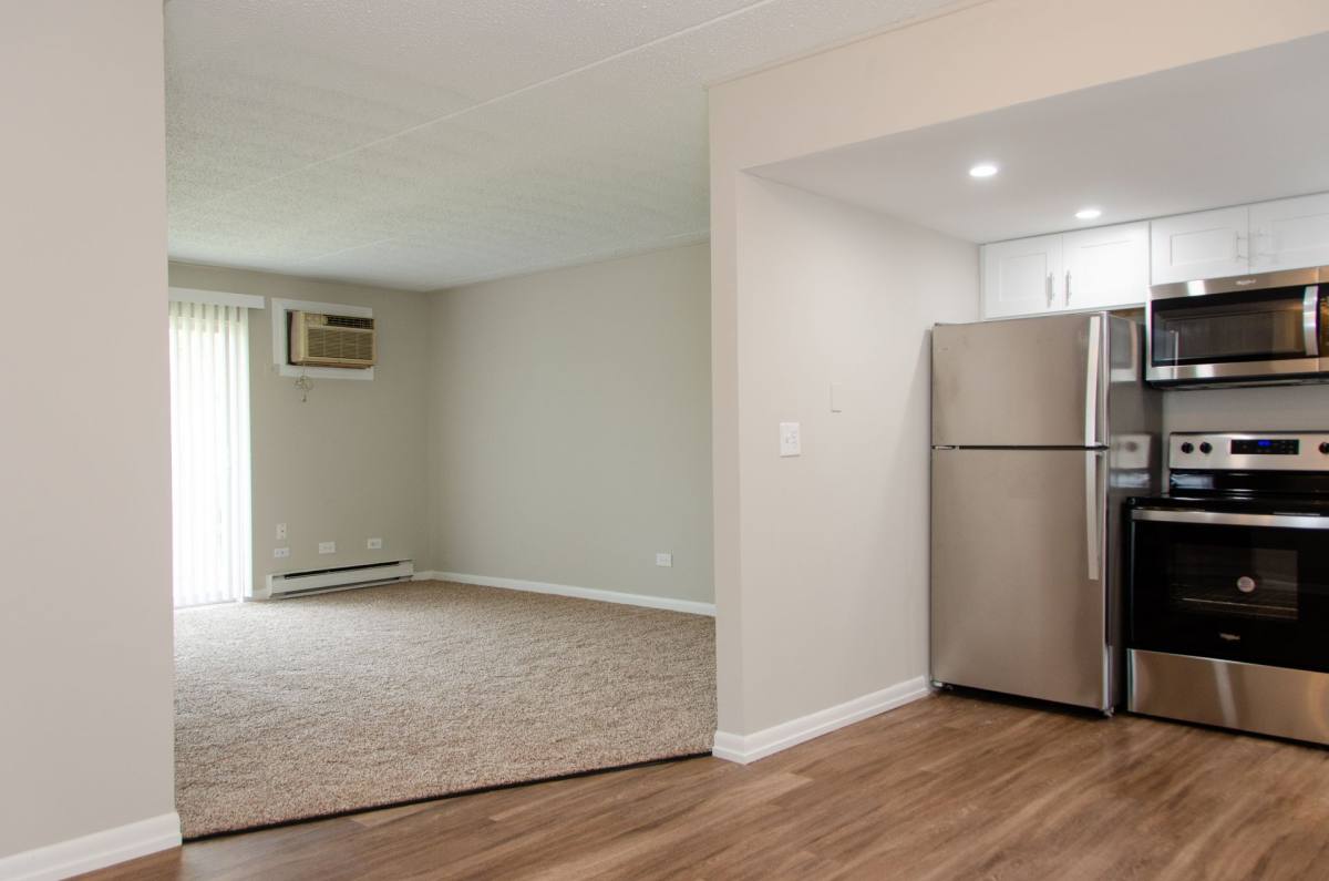 Apartment for rent at 1565 W Irving Park Rd, Itasca, IL 60143