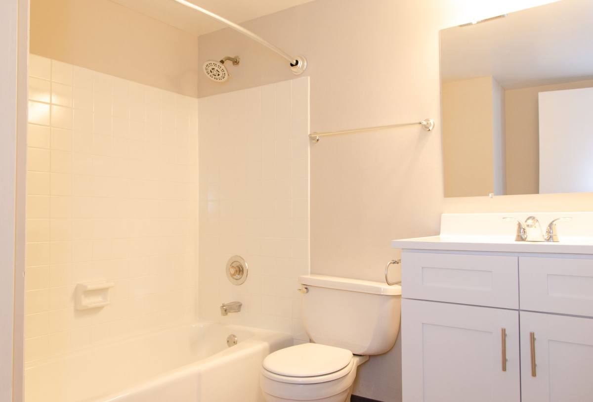 Apartment for rent at 1565 W Irving Park Rd, Itasca, IL 60143