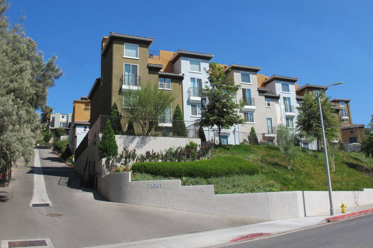 Townhouse for rent at Almeria Townhomes, 11541 Blucher Ave, Granada Hills, CA 91344