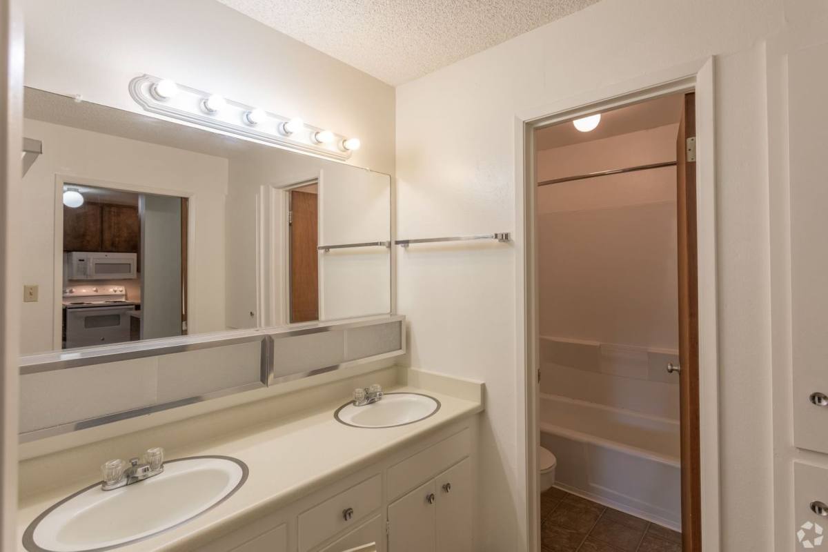 Apartment for rent at 801 D St, Davis, CA 95616
