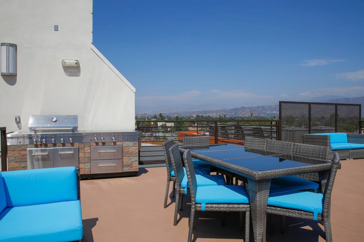 Apartment for rent at 11430 Burbank Blvd, North Hollywood, CA 91601