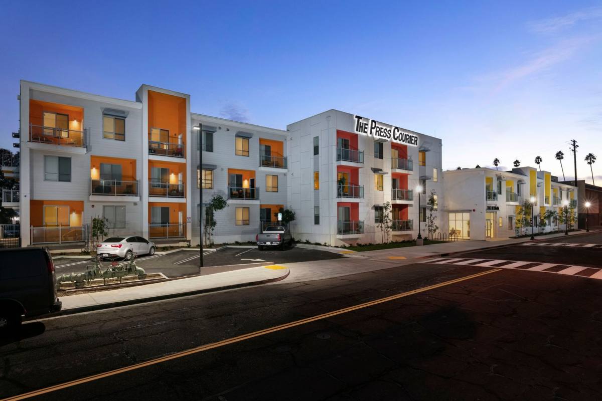 Apartment for rent at 300 W 9th St, Oxnard, CA 93030