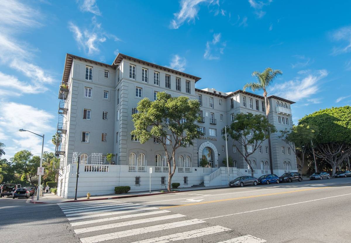 1201 N Crescent Heights Blvd, Los Angeles, CA 90046 Apartment For Rent