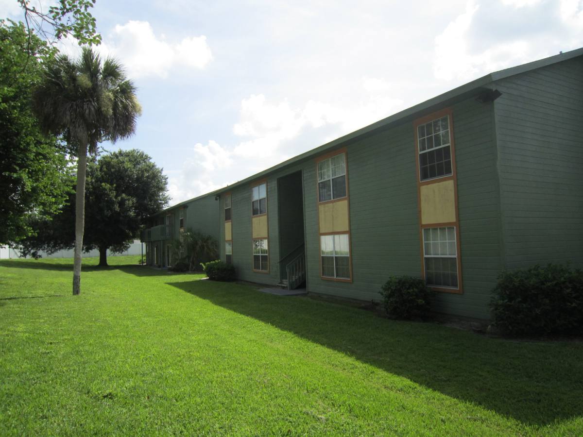 Apartment for rent at Citrus Meadows, 1591 19th St Court E, Bradenton, FL 34208