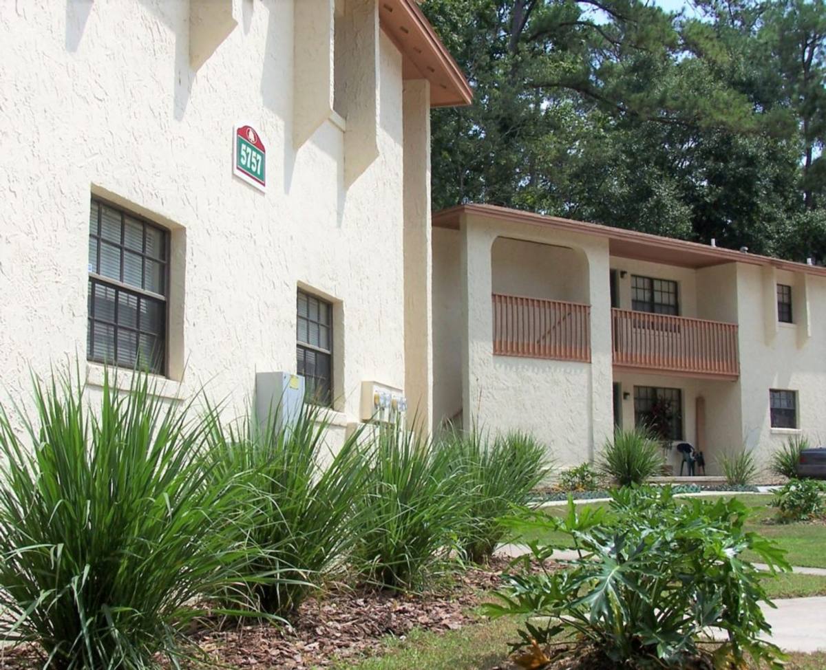 Apartment for rent at 5700 Fishing Pen Creek Court, Jacksonville, FL 32244