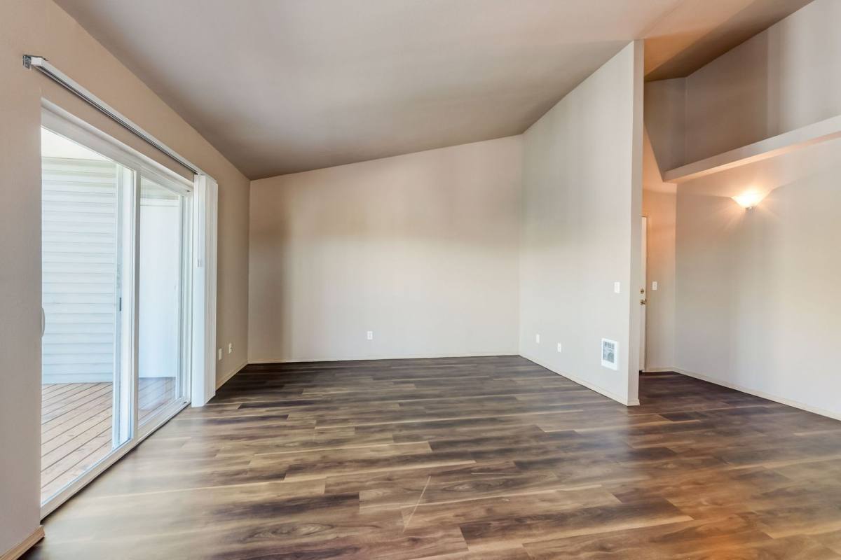 Townhouse for rent at 1900 Madras St SE, Salem, OR 97306