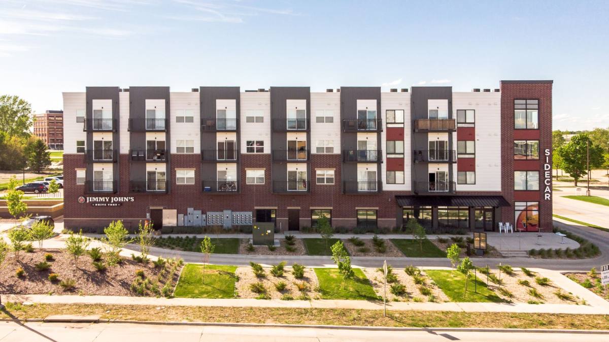 Apartment for rent at 21 W Jefferson St, Waterloo, IA 50701