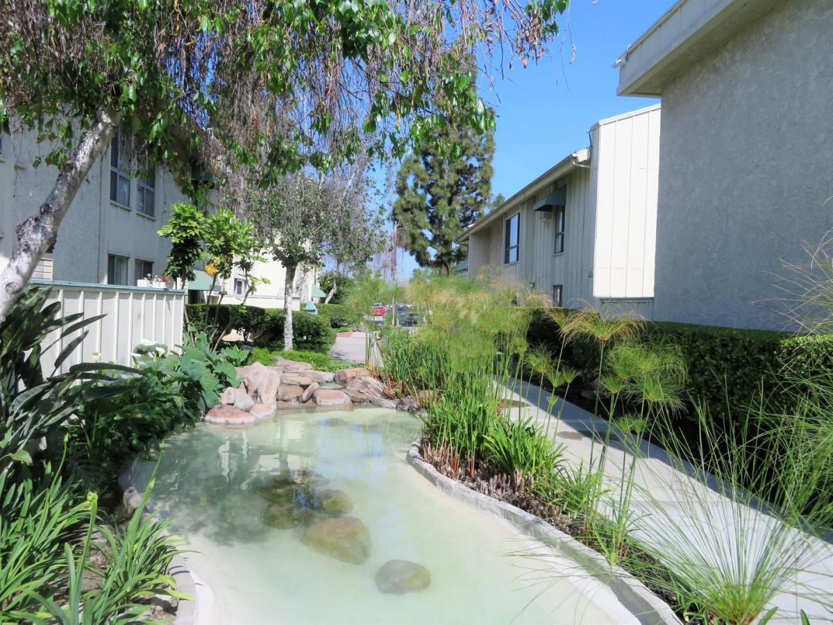Apartment for rent at 10440 Paramount Blvd, Downey, CA 90241