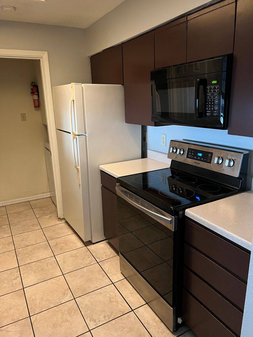 Apartment for rent at 807 W 25th, Austin, TX 78705