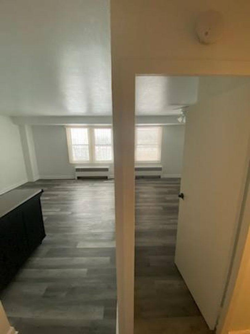 Apartment for rent at 929 N Main St, Rockford, IL 61103
