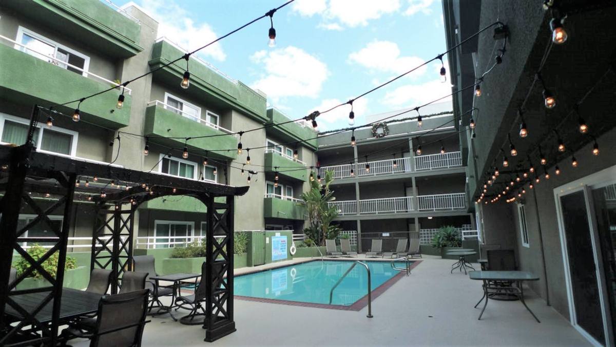 Apartment for rent at 7440 N Sepulveda Blvd, Van Nuys, CA 91405