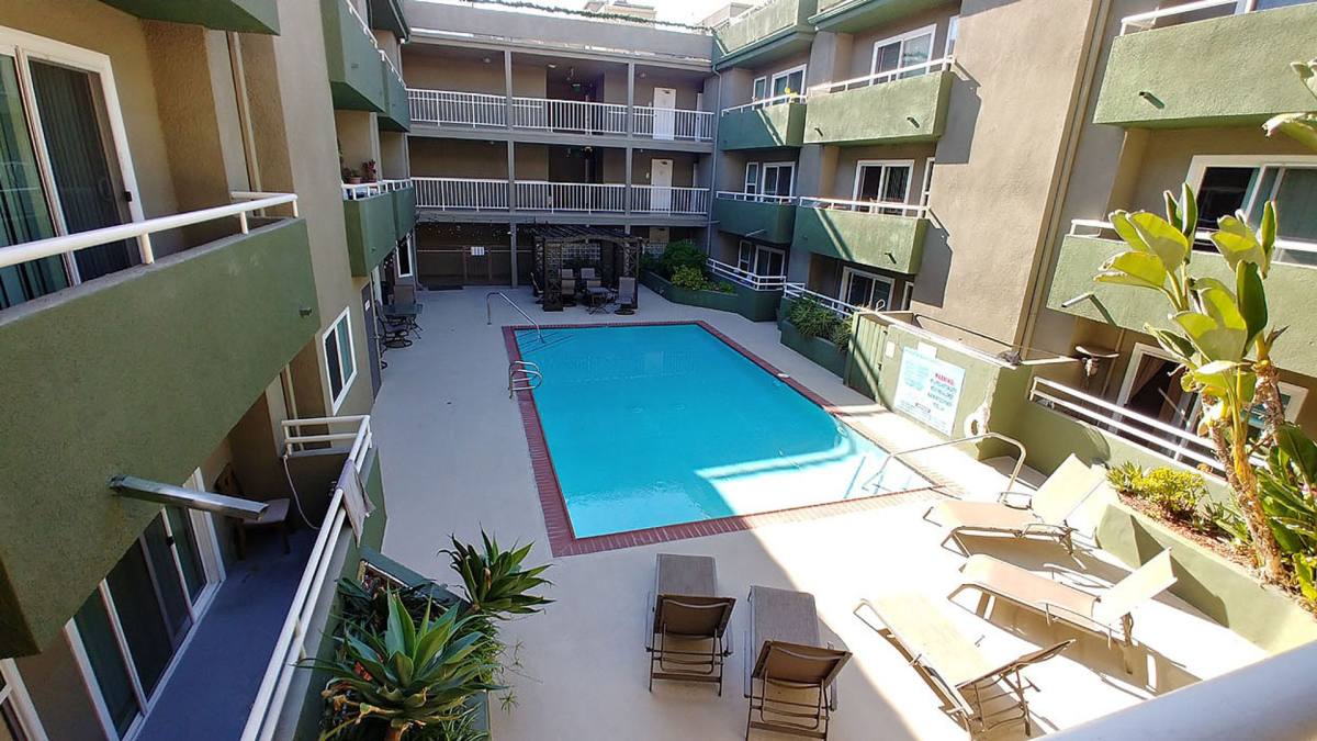 Apartment for rent at 7440 N Sepulveda Blvd, Van Nuys, CA 91405