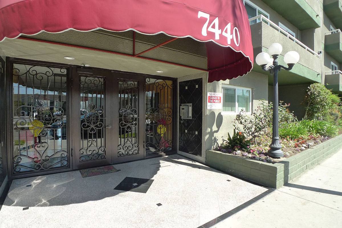 Apartment for rent at 7440 N Sepulveda Blvd, Van Nuys, CA 91405
