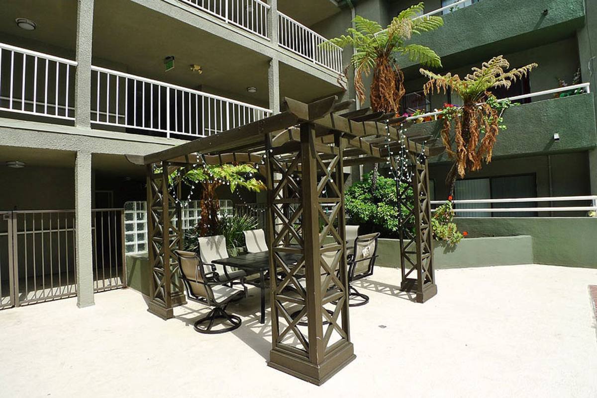 Apartment for rent at 7440 N Sepulveda Blvd, Van Nuys, CA 91405