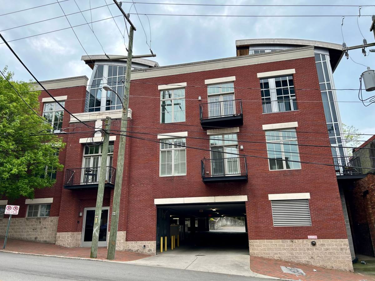 Condo for rent at 9 N 25th St #14, Richmond, VA 23223
