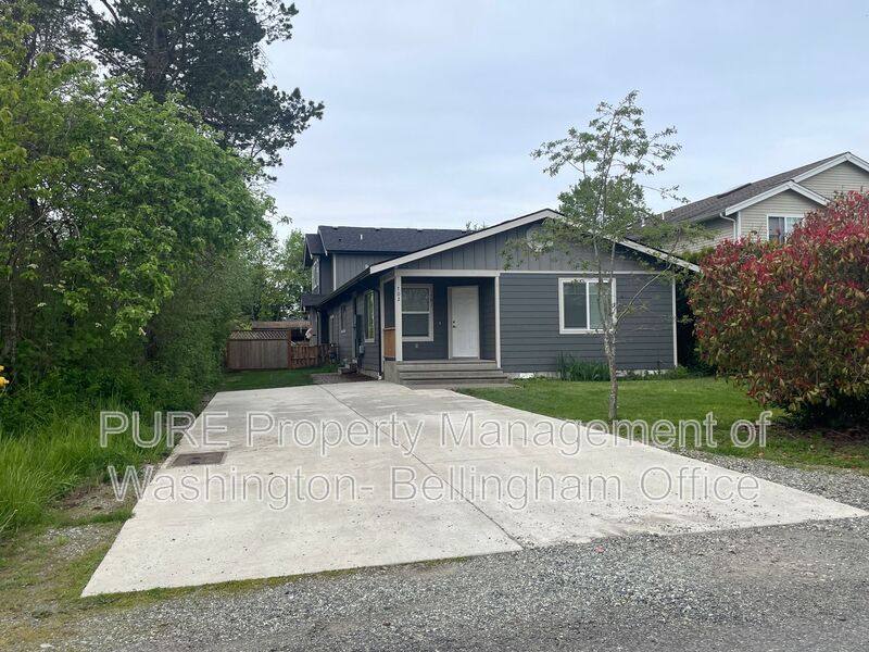 702 E St 101, Blaine, WA 98230 Apartment For Rent