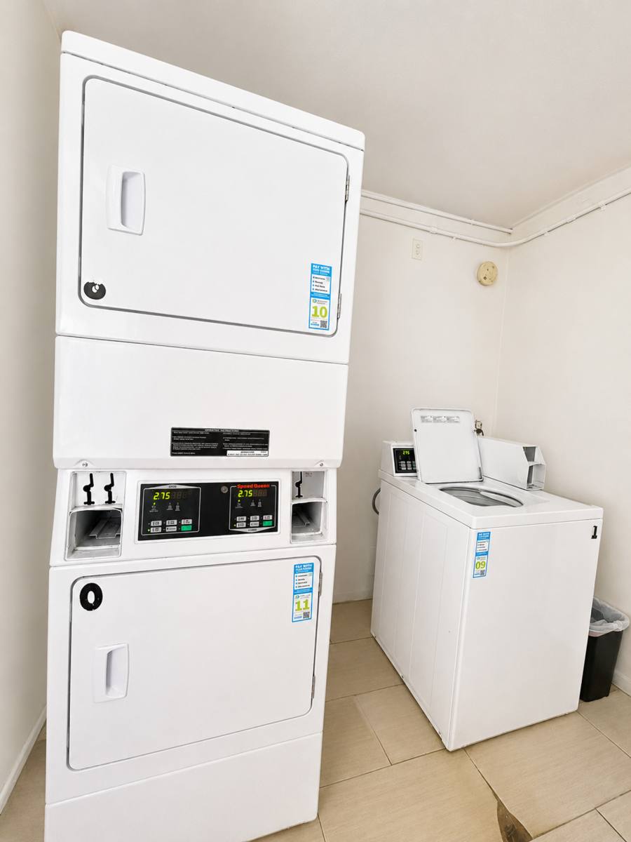Apartment for rent at 6130 Reseda Blvd, Reseda, CA 91335